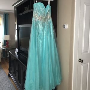 Prom Dress MADISON JAMES SIZE 8